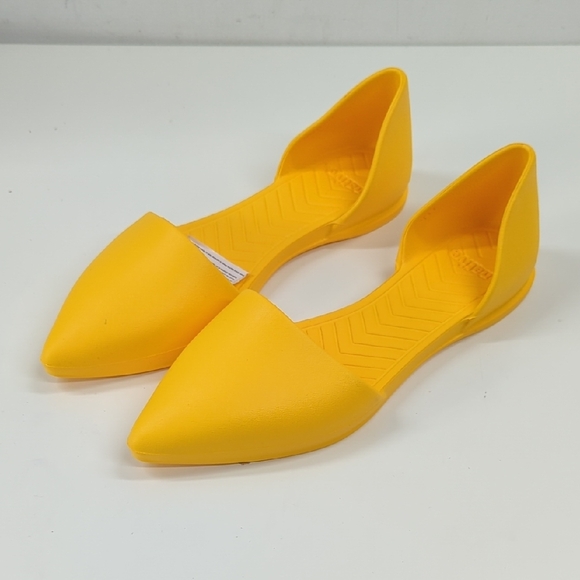 New Native Audrey Yellow Flats Size 7
